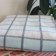 Одеяло байковое 140*205 - 80% хлопка бело-серо-голубая клетка 1