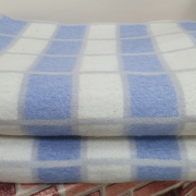  140*205 - Бело-светло-серо-голубая клетка О-2